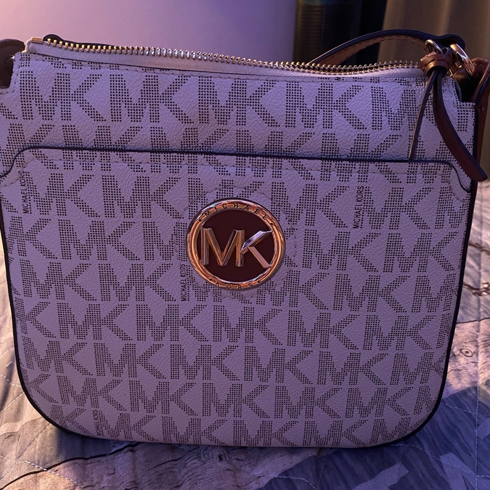 Micheal Kors Purse